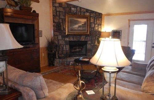 Mount Ida 一軒家 | Mountain Harbor three bedroom cabin on the lake