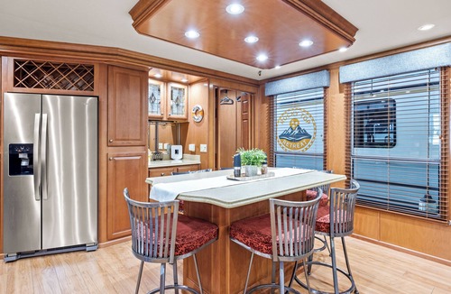Downtown Knoxville ボートレンタル | New Listing-Volunteer Hideaway Houseboat -Walk to UT Sports and Dwntwn Knoxville
