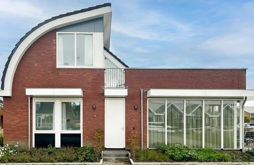Uitgeest 一軒家 | New water villa, located in the marina of Uitgeest