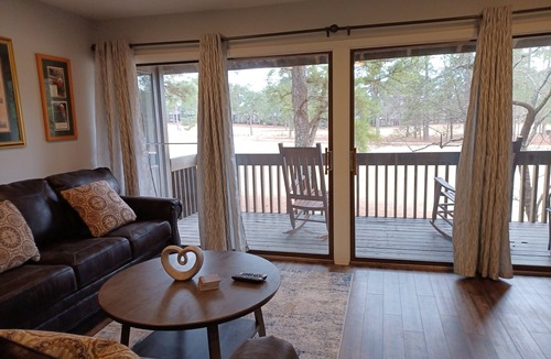 Pinehurst コンドミニアム | Newly Renovated – 2BR, 2BA, Pinehurst #3 and #5, a skip and a hop to Clubhouse