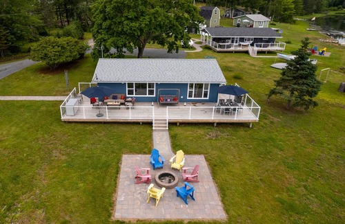 Heckmans Island コテージ | Oceanfront Cottage on a Quiet Cove Just Outside Lunenburg