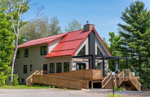 Algonquin Highlands キャビン | Pause. Reflect. at Dimensions | Cabin Nine