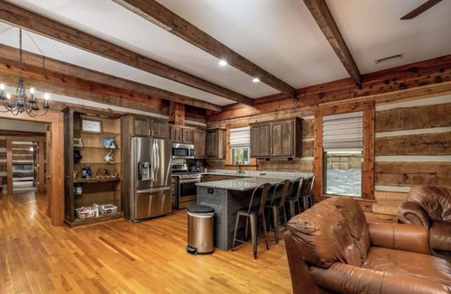 Terrell 一軒家 | Perfect for your Family Gathering - Great Views, Free Kayaks, SUPs, more!