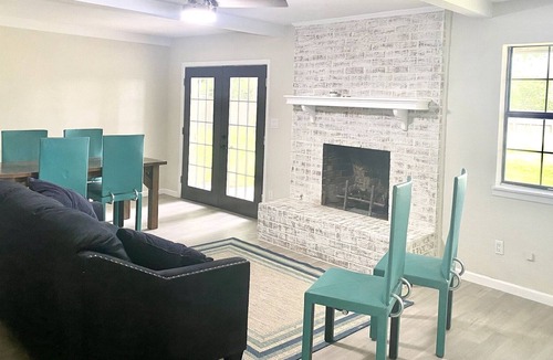 New Boston 一軒家 | Pet friendly, remodeled home with large, fenced in yard. Close to Texarkana