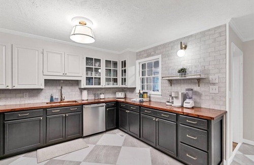 Southern Pines 一軒家 | Pool-Sleeps 20-Stylish- 5 mins to downtown Southern Pines- Close to Pinehurst