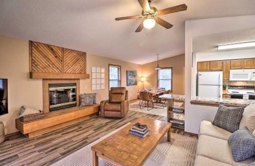 Lone Rock 一軒家 | Private Riverfront Home on the White River!