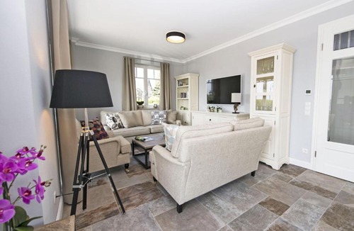 Alt Reddevitz 一軒家 | Reethus Reddevitz mit Kamin, Sauna, Terrasse, Boddenblick
