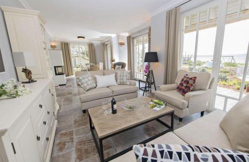 Alt Reddevitz 一軒家 | Reethus Reddevitz mit Kamin, Sauna, Terrasse, Boddenblick