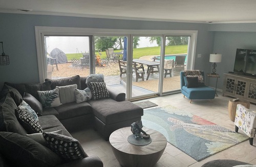 White Marsh ヴィラ | Secluded Waterfront Retreat 2 bed 1 1/2 baths private guest house w Pool & Beach