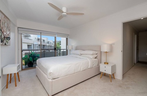 Manuka アパートメント | Spacious 2-Bed Apartment Near Dining & Attractions