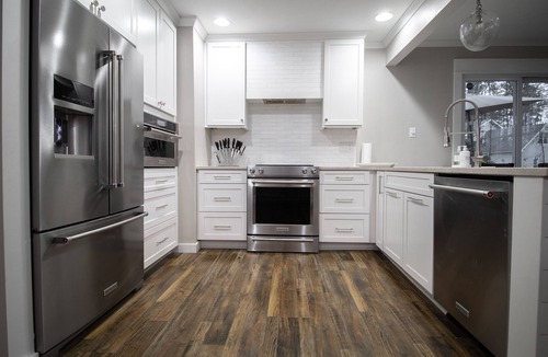 Northwest Raleigh コテージ | Spacious 5 Bedroom, Pure Inviting Luxury Getaway with Separated Family Spaces