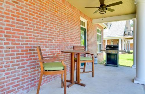 Springfield ヴィラ | Spacious Springfield Home w/Golf Course View!