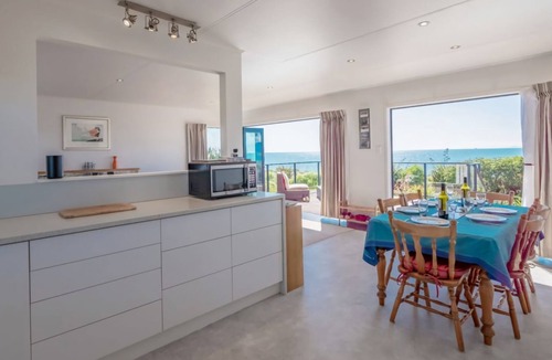 Ruby Bay 一軒家 | Spectacular Ocean View with a Kiwi Vibe