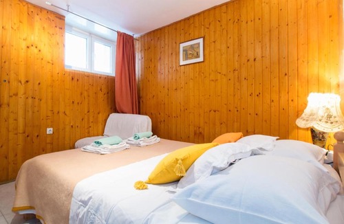 Split 一軒家 | Split Accommodation
