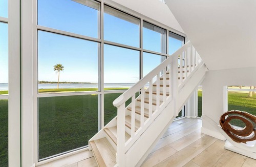 Florida Keys アパートメント | Tea Table Key is a 15-acre private island estate in the Florida Keys, framed by open water and within easy reach of Miami.