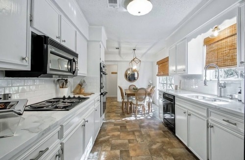 Highlands - Perkins 一軒家 | The Coventry — A Family Retreat Near LSU 4BR/2BA w Game Room & Basketball Goal