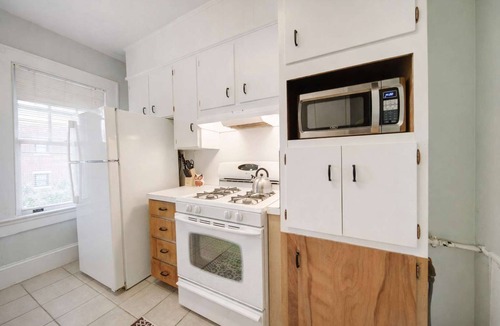 Charlotte コンドミニアム | The Home Collection: Hawthorne 1BR King Suite | Private Balcony | Walk to Novant
