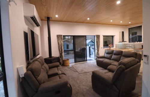Ohakune 一軒家 | Tiffany Resort complete with swim spa and outdoor kitchen