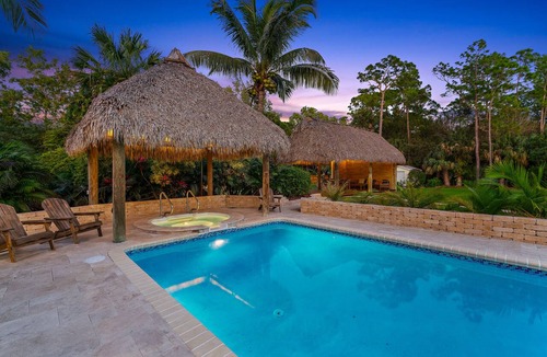 Jupiter Farms 一軒家 | JUPITER-4BR POOL HOME + 1 BR GUEST HOUSE。 姉妹支柱までわずか200フィート。 1050535