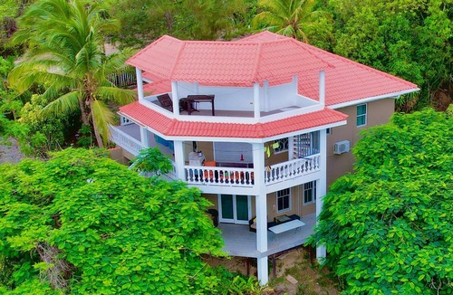 First Bight 一軒家 | Vacation home in Roatan