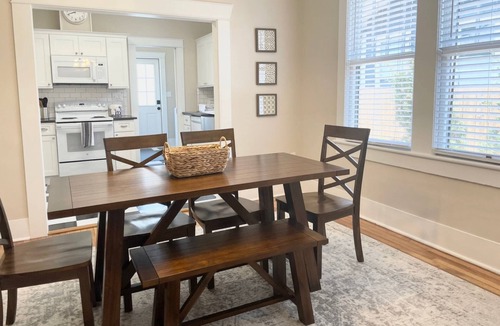 SoHo 一軒家 | Walk to Hyde Park, Bayshore Blvd & SOHO Dining, Shopping & Nightlife! Stylish 3BR Tampa Retreat