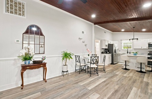 Irmo コテージ | Wooded Private Oasis/Pool/Hot Tub/Pickleball Courts/Hobby Farm/Gym/Pond
