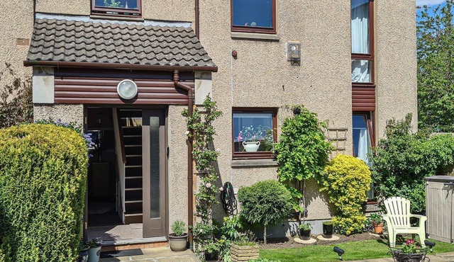 2 bedroom accommodation in South Queensferry
