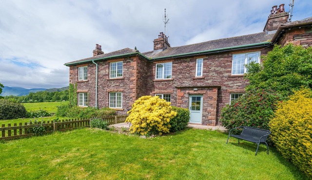2 Gowbarrow Cottages - Lovely garden & Dog-friendly