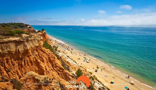 #204 Larimar Flat by Home Holidays