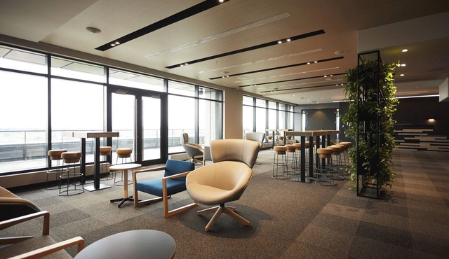 4 Practical Modern Rooms Perfect for Business Travelers or Leisure in DIX30 in Brossard