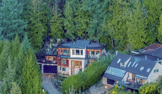 5 Bedroom luxury retreat near Horseshoe Bay