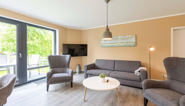 5 star vacation apartment "Mr. Brummer" with balcony on Lake Krakow