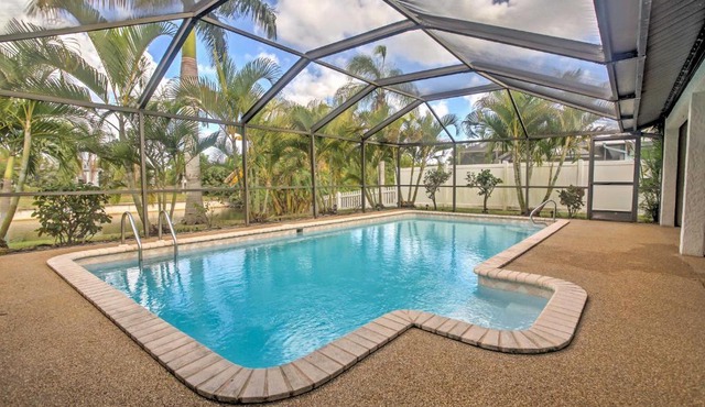 Airy Cape Coral Home with Dock, Private Lanai and Pool