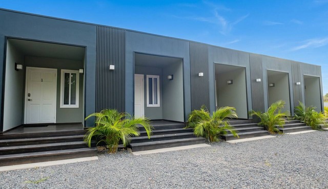 Apartment with parking and self-check-in | A 5-minute drive from West End Beach