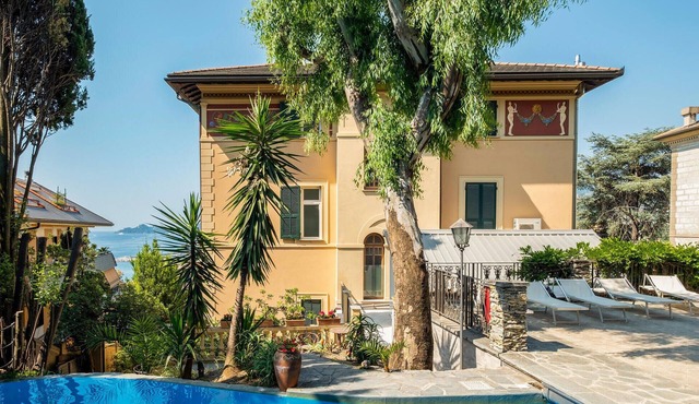 Rapallo GEの2部屋の宿泊施設