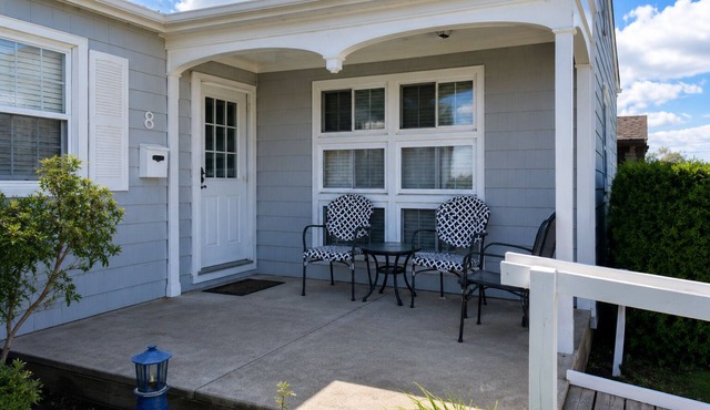 Beach Daze! Perfect Beachblock Location. Just 7 to the beach! One level rancher.