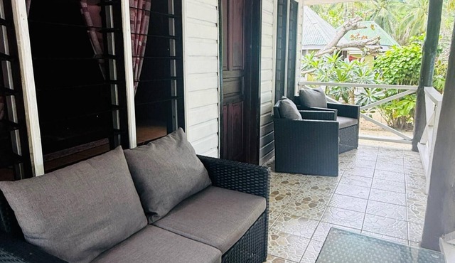 Beachfront Bungalow with Stunning Sea Views – White Sandy Beach Resort