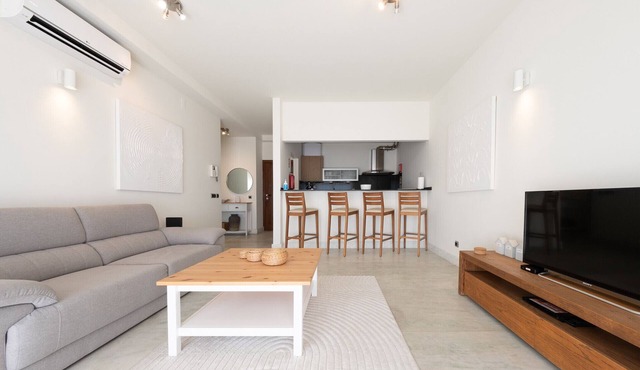 Beachfront modern apartment [55]
