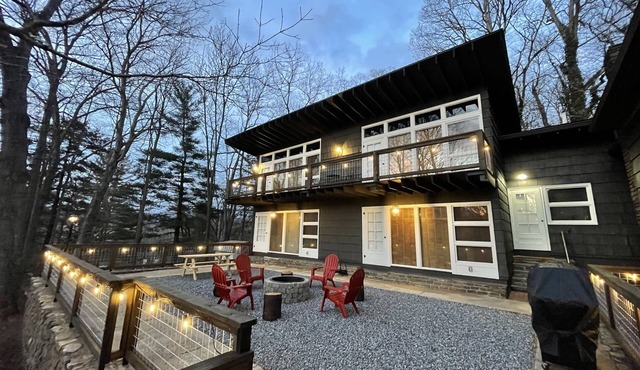 Beautiful Mid-Century Modern Home in Downtown Waynesville