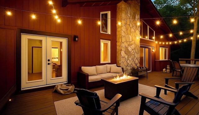 Cabin with Mountain Views / Large Deck / Fireplace / Near Hiking, Biking, Winery