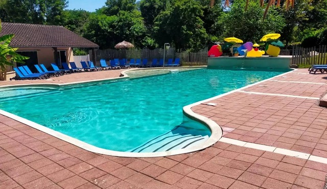 Camping l'Eau Vive **** - Cottage Family 6 people