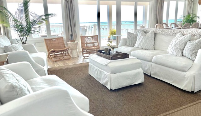 Cedar & Salt Cottage -Waterfront, Dock Views, Sleeps 6 -Mins to Beach Newport 🤎