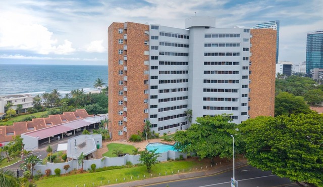 Central Location| Balcony | Pool