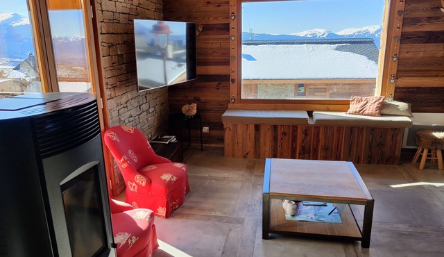 Chalet Les 3 Biches, resort center