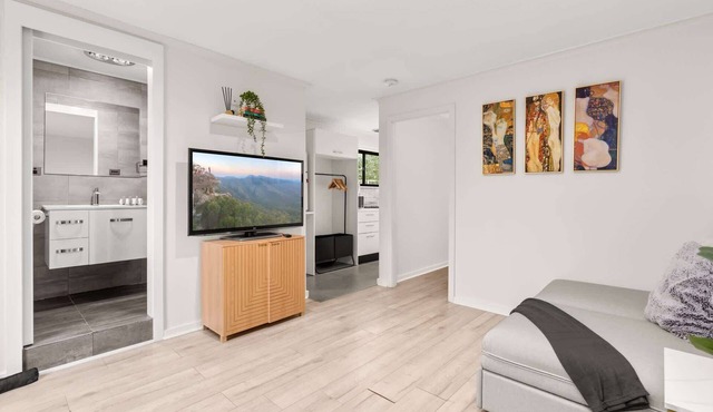 Charming 1BR Hideaway in Coastal Bomaderry in Bomaderry