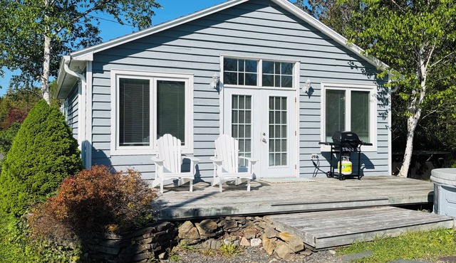 Coastal Cottage Overlooking Baddeck Bay