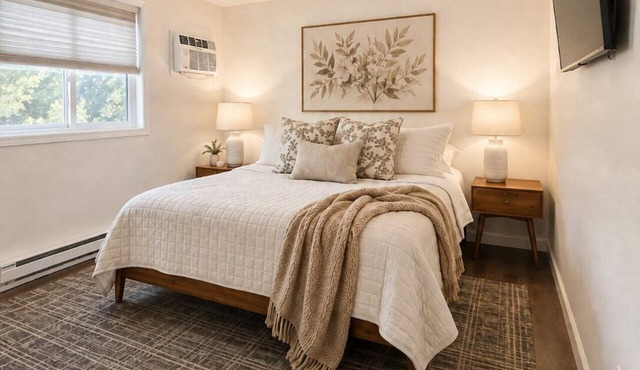 Comfortable 2BR | Fast WiFi | Parking | Close to Dining in Williston