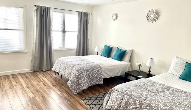 Comfy, Clean & Spacious w/2 TVs, parking, laundry in Hackensack