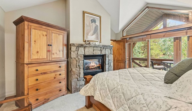 Cozy Breck Townhome – Walk to Lifts & Shuttle