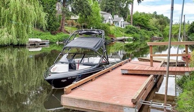 Cozy, Quiet, Bothell River House in Bothell